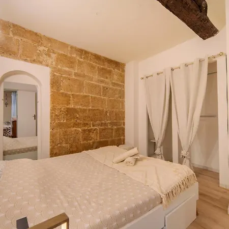 Appartement L'ecucentre Avec Parking Inclu - 600m De La Place De La Comedie - Climatisation *